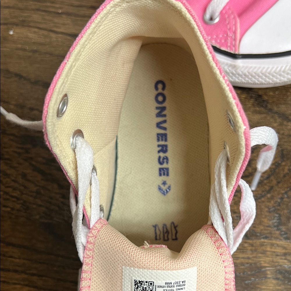 Converse Kids High-Top Sneakers in Pink. - Picture 4 of 5